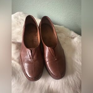Women’s Taos leather flats -rarely worn. Size 41